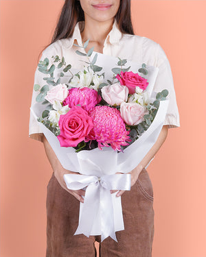 Pink Dreams Flower Bouquet (MD)